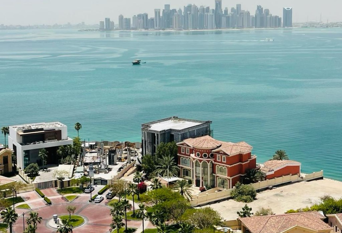 DIRECT SEA VIEW |STUNING 2BR APARTMENT | THE PEARL