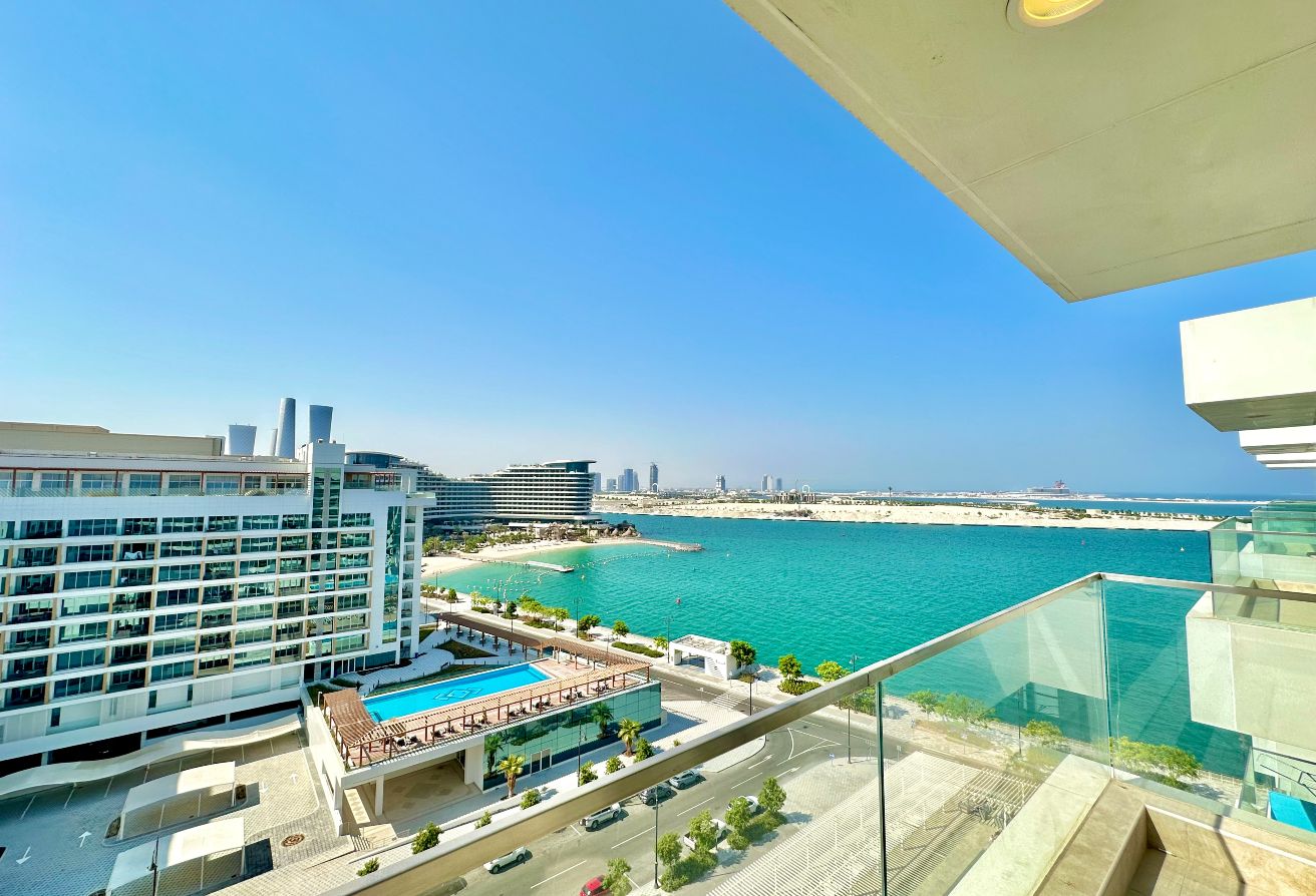 SEA VIEW | VIBRANT 1 BEDROOM | NEAR VENDOME MALL