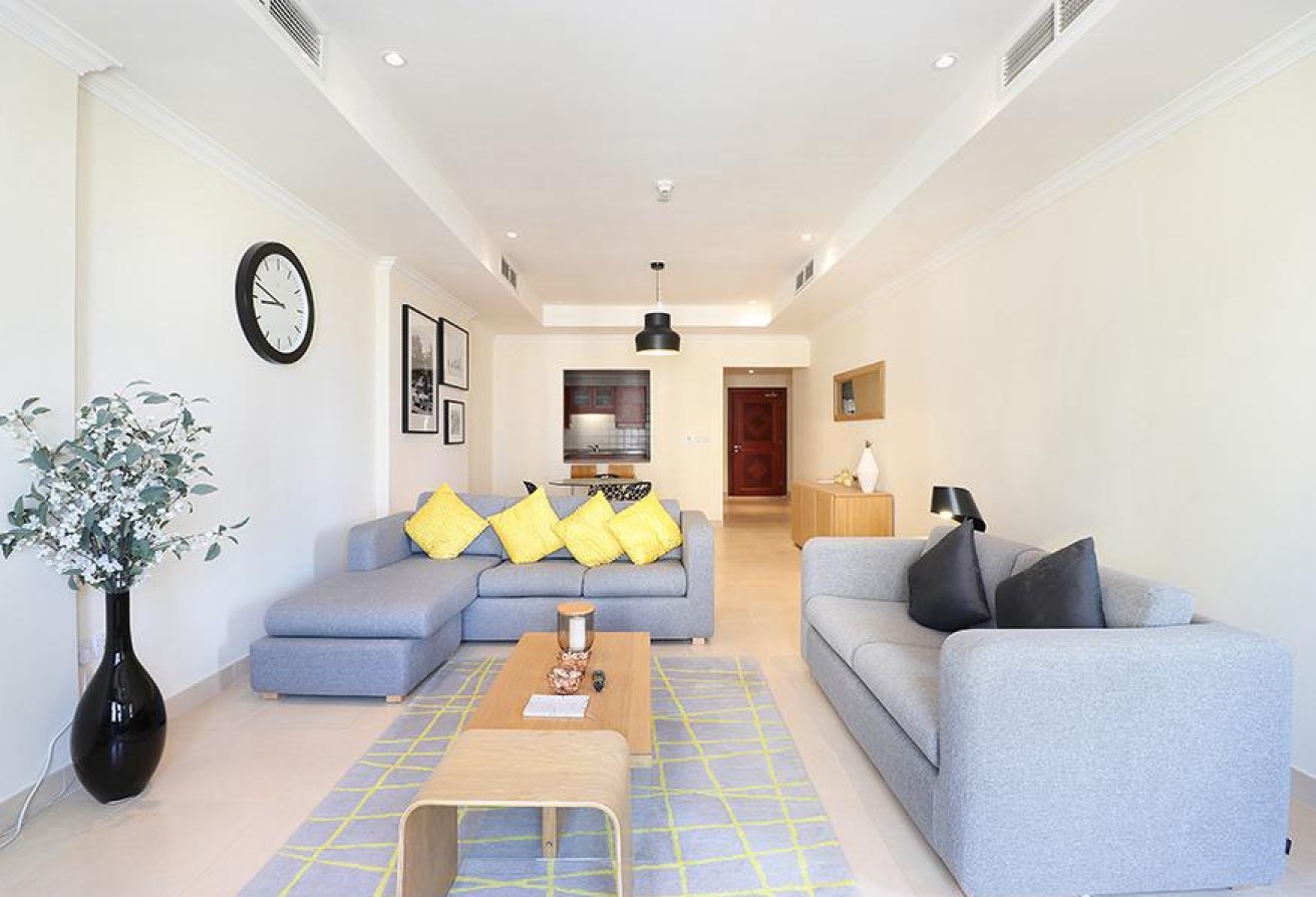 COZY AND ELEGANT 1 BEDROOM APARTMENT WITH BALCONY