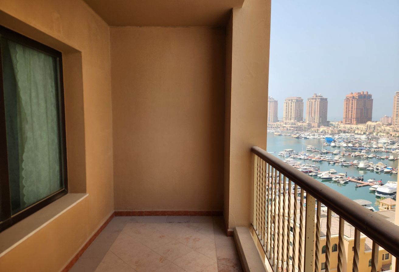 COZY 1 BEDROOM FURNISHED APARTMENT WITH BALCONY