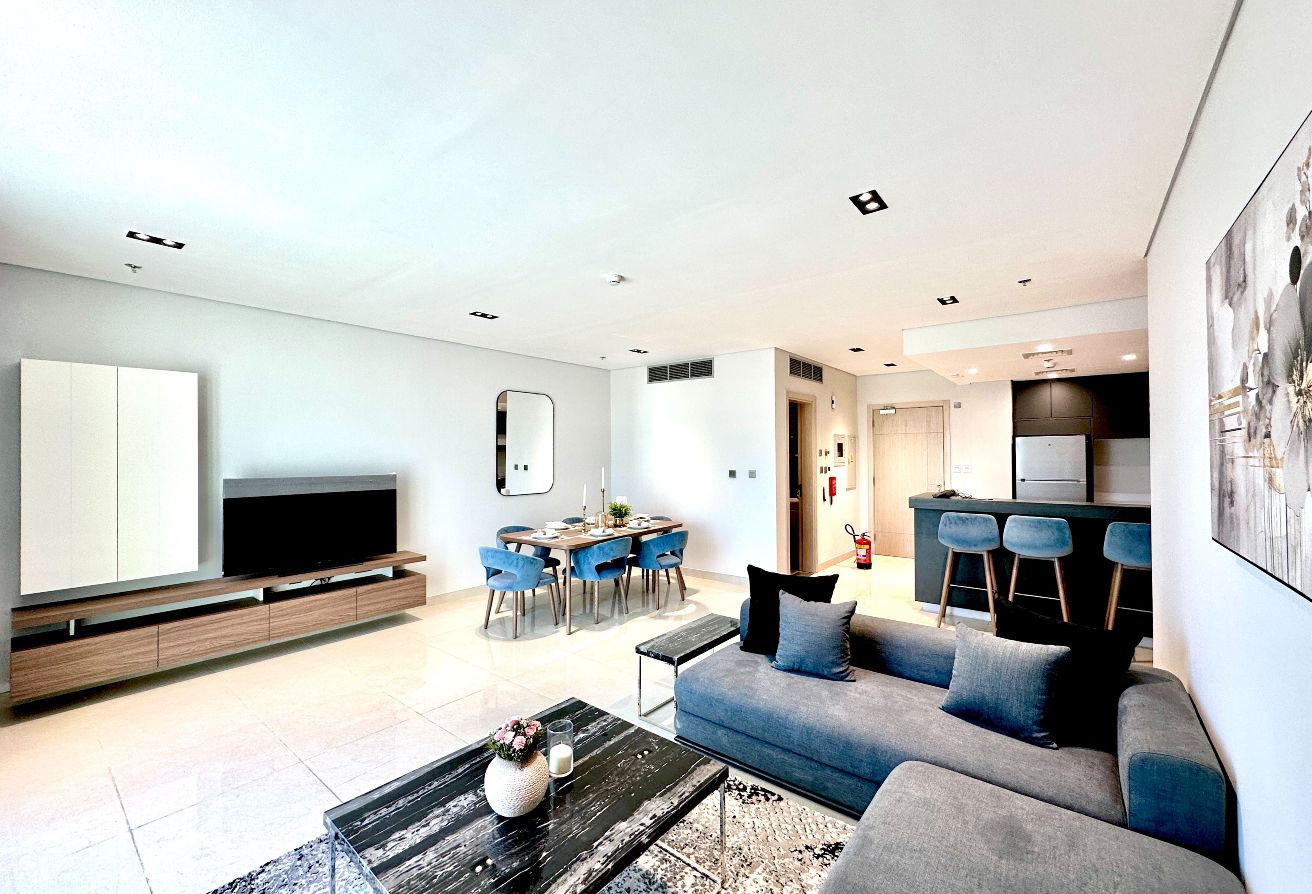 GLAMOROUS 3 BEDROOM APARTMENT | FURNISHED