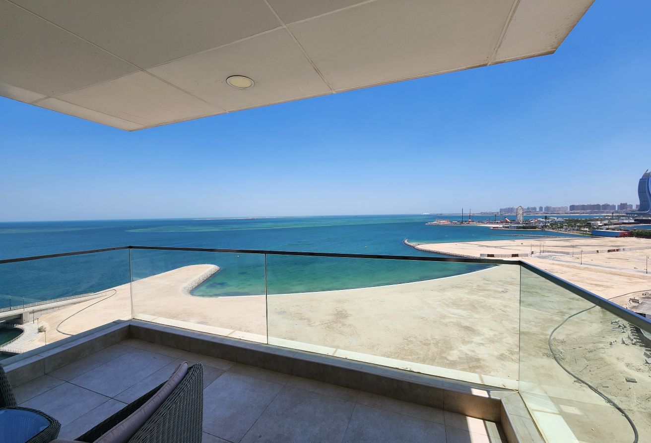 BILLS INCLUDED | RENOVATED 1 BEDROOM | SEA VIEW