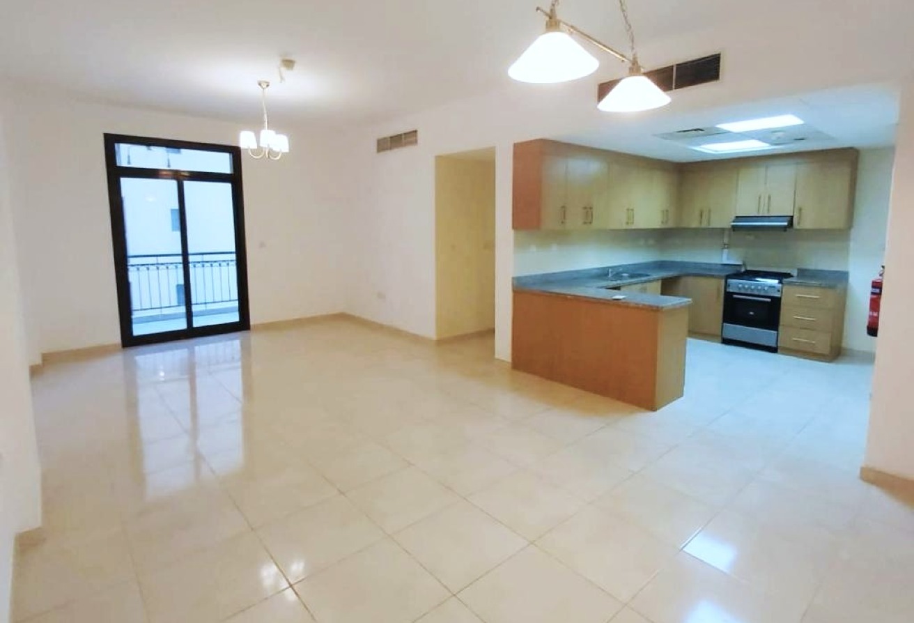OPEN LAYOUT 2 BEDROOMS + BALCONY |AMENITIES ACCESS