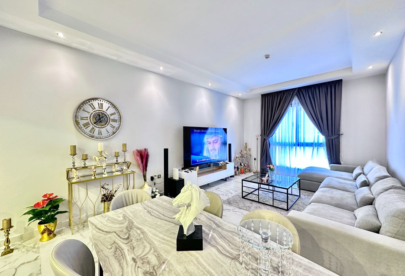 LUXURY AND SPACIOUS 1 BEDROOM FURNISHED | FOR SALE