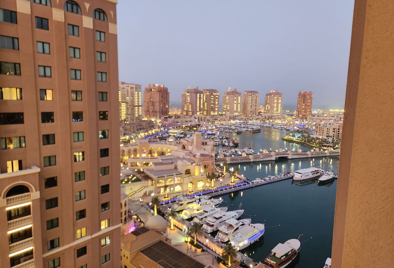LUXURIOUS 1 BEDROOM FURNISHED APT IN THE PEARL