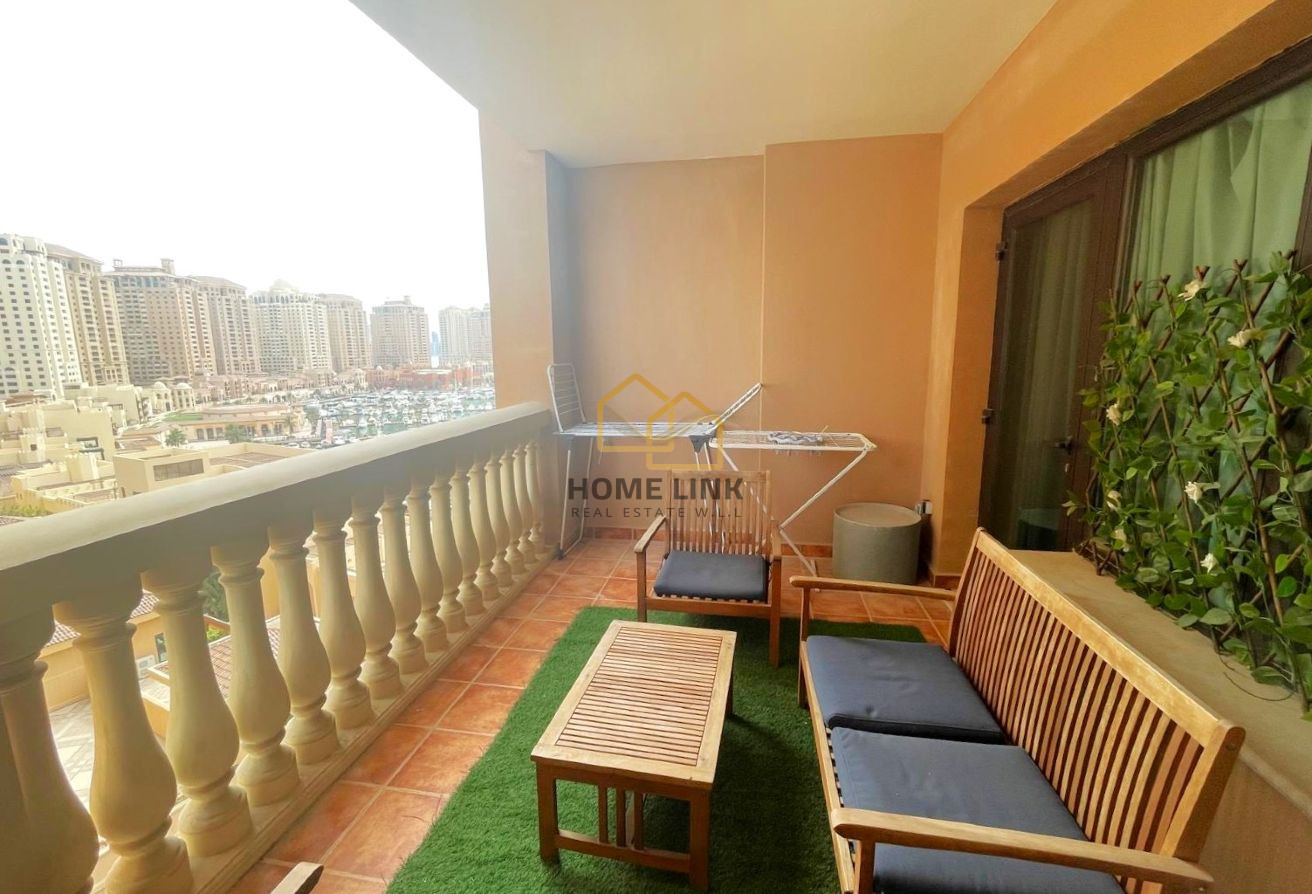 SPACIOUS 1 BEDROOM FF APARTMENT WITH BALCONY