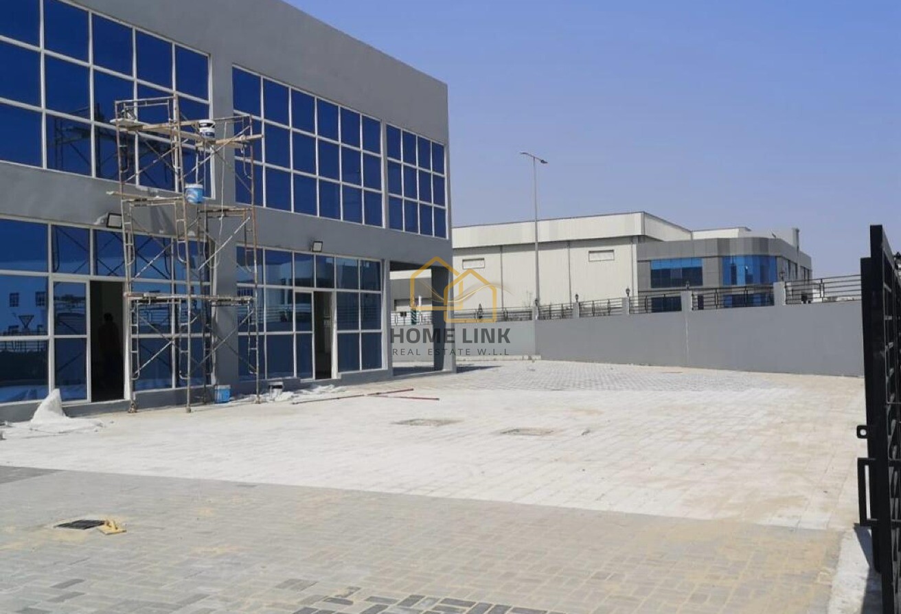Store+ Office+ Accommodation in Al Wakrah