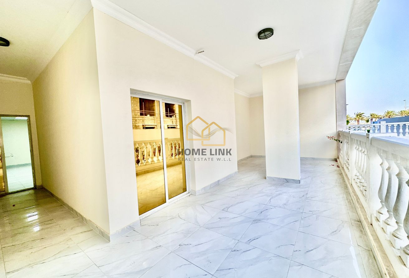 2 BEDROOM APARTMENT WITH TERRACE IN FOXHILLS