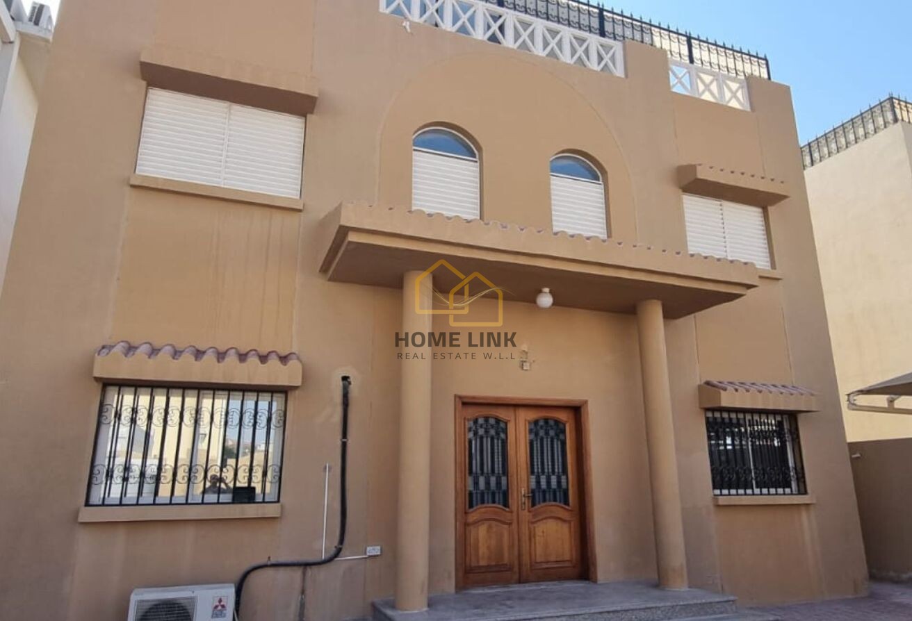 COMMERCIAL VILLA | SPACIOUS SPACE FOR BUSINESSES